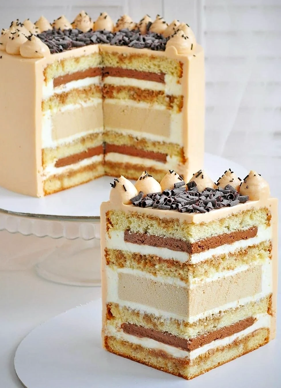 Муссовый торт Сникерс. Красивая картинка