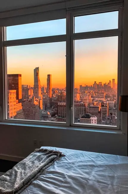 Нью-Йорк Манхэттен квартиры с панорамными окнами. Красивая картинка