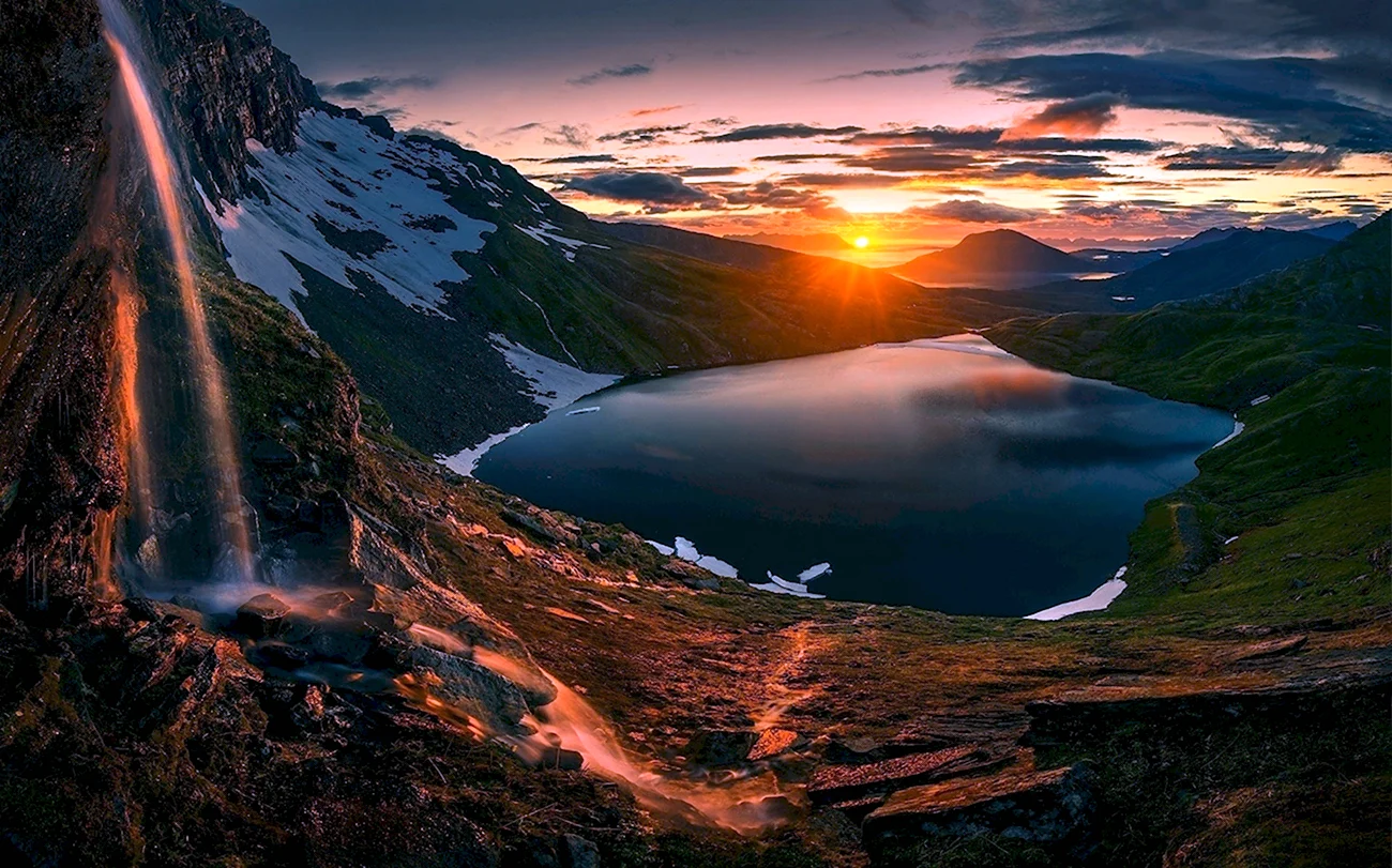 Норвегия фьорды закат. Красивая картинка