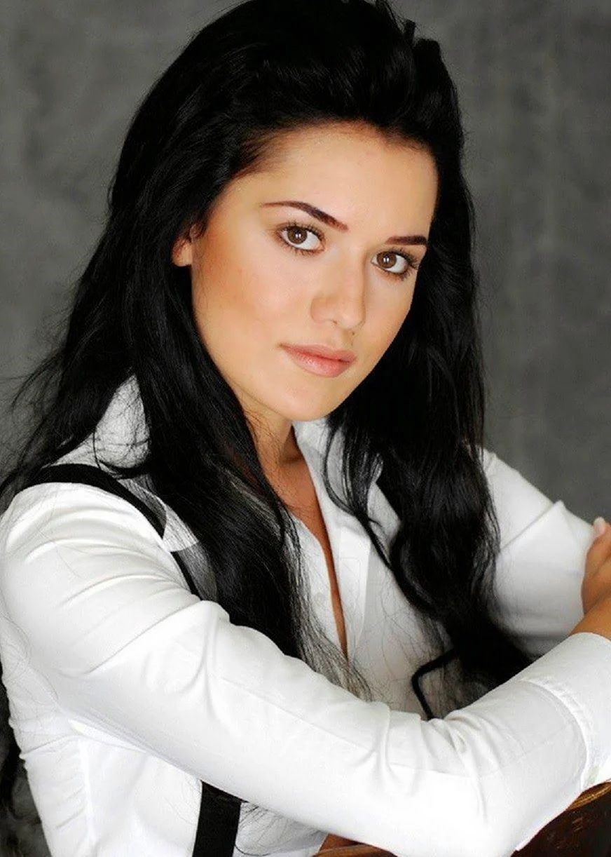 Оя Айдоган турецкая актриса. Красивая девушка