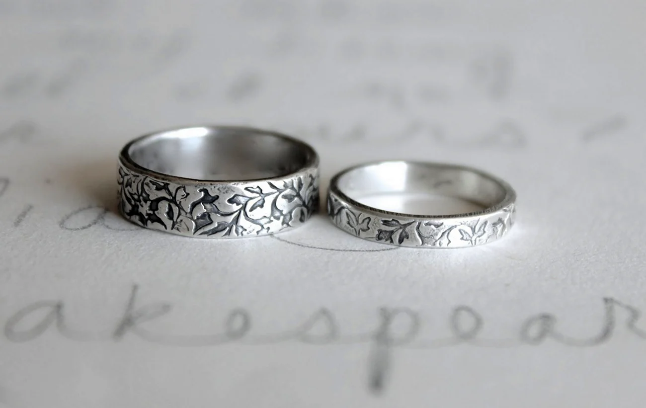 Оловянные кольца с гравировкой. Поздравление с годовщиной свадьбы