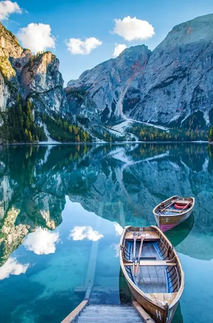 Озеро Брайес. Доломитовые Альпы Италия.. Картинка