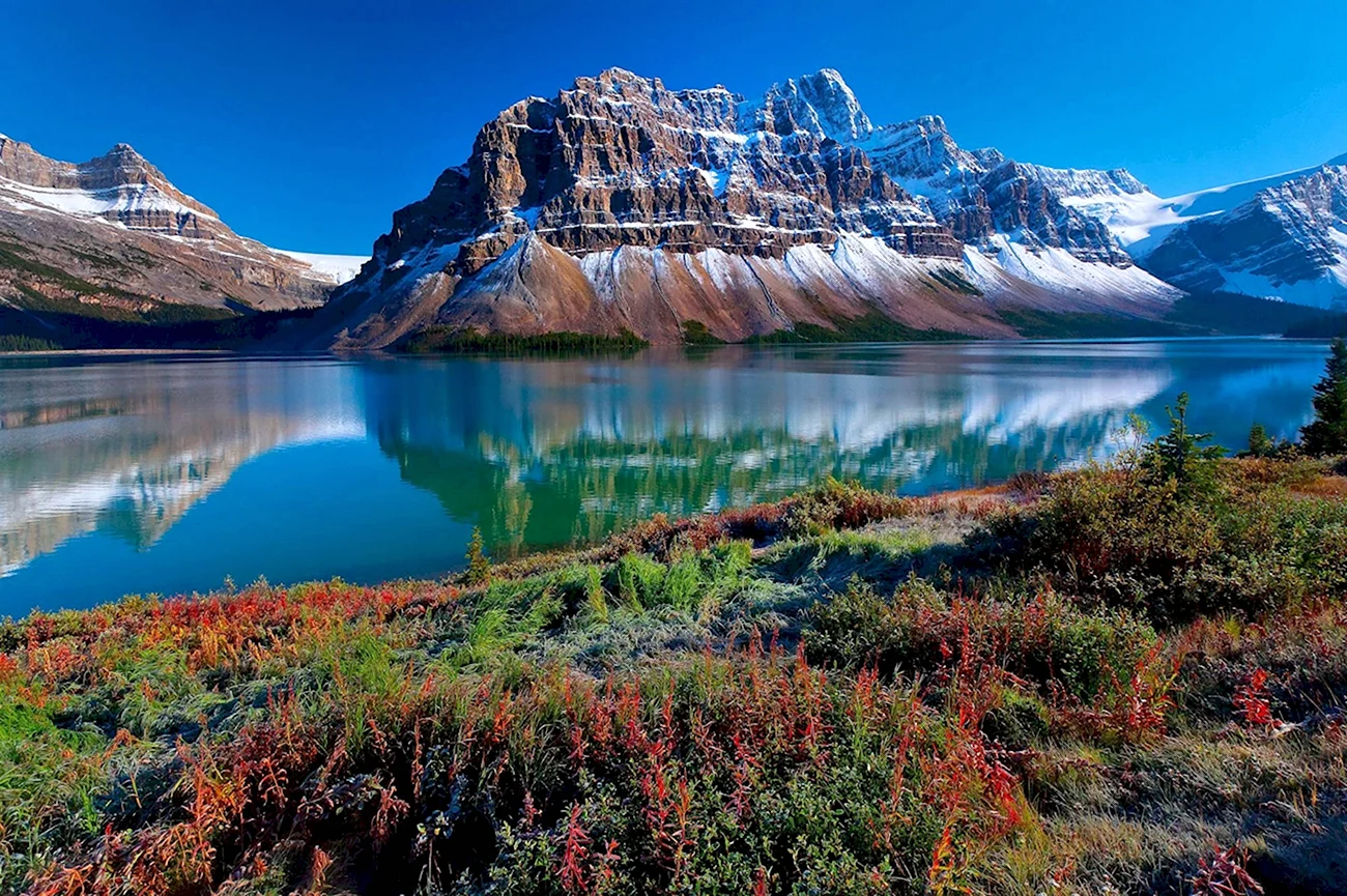 Озеро Маккей Канада. Красивая картинка