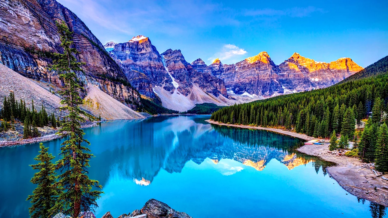 Озеро Морейн в Канаде. Красивая картинка