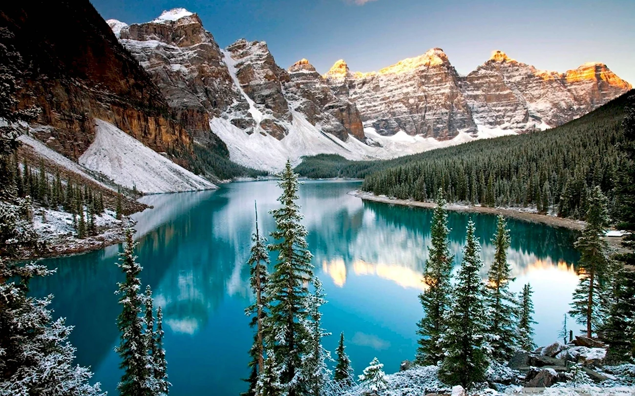 Озеро Морейн в Канаде. Красивая картинка