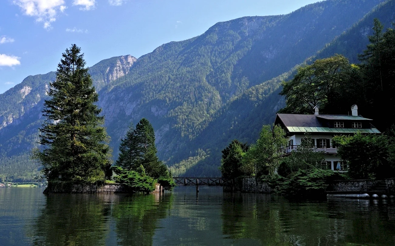 Озеро планзее в Австрии. Красивая картинка