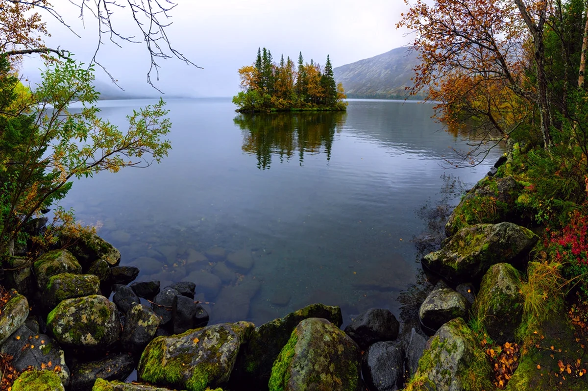 Озеро Сейдозеро Мурманская область. Красивая картинка