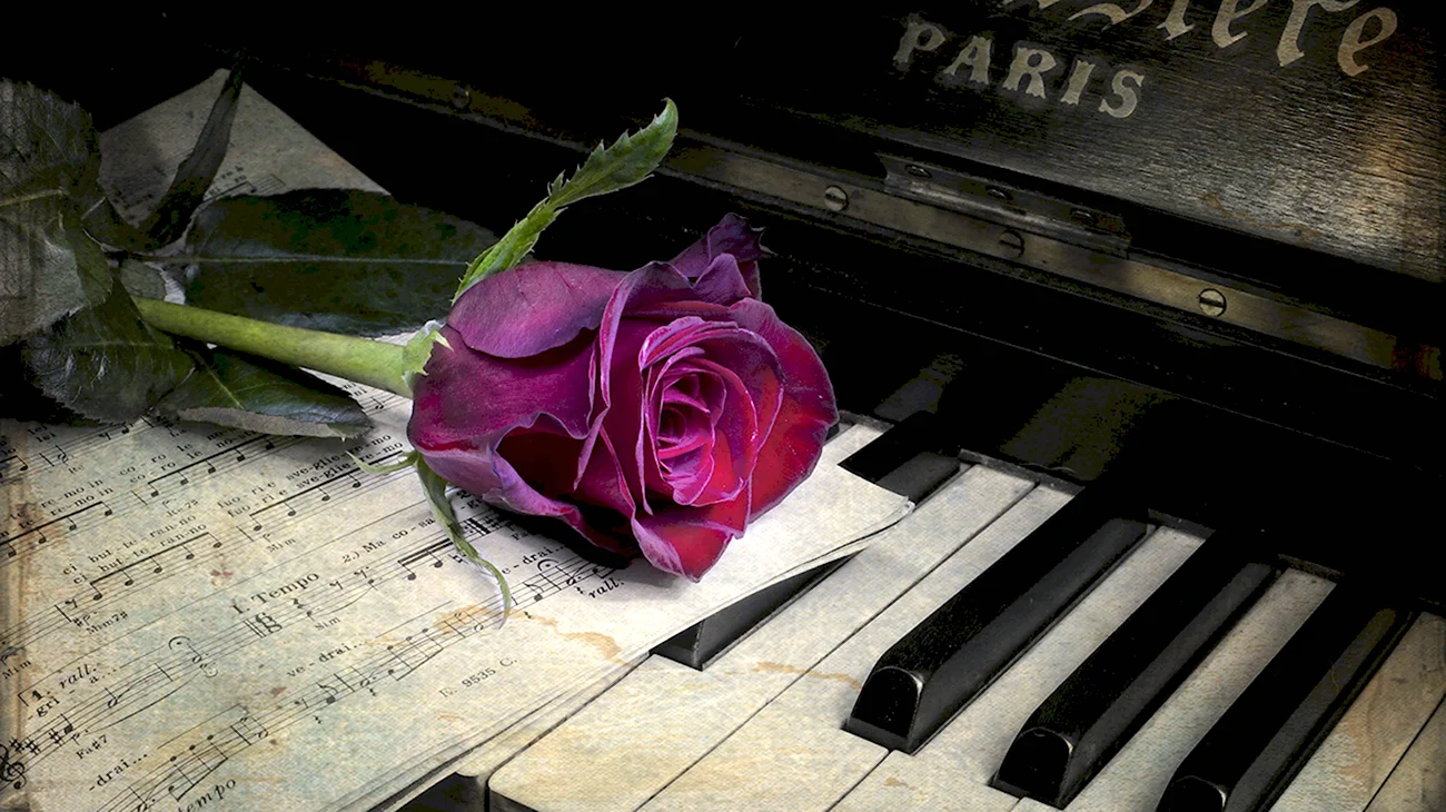 Пианино с цветами. Красивая картинка