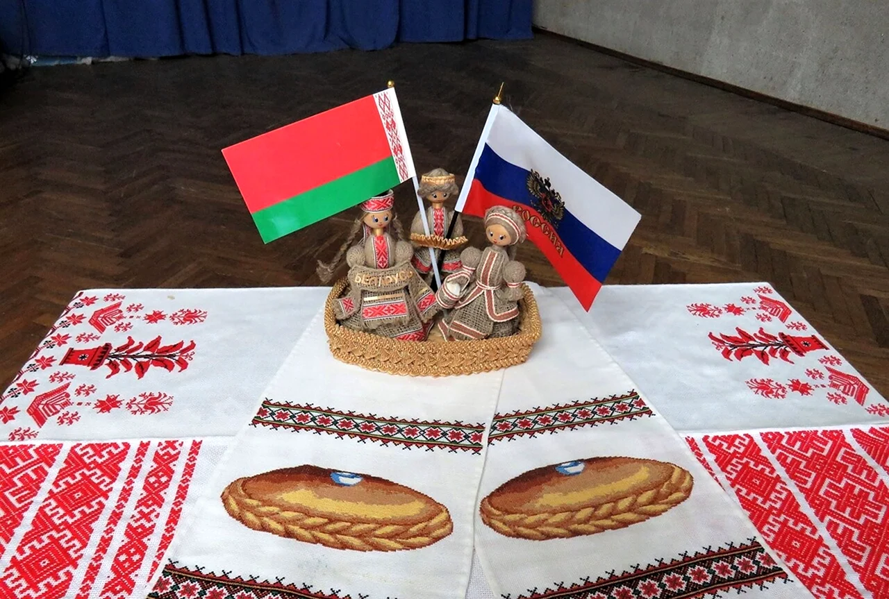 Поделки ко Дню единства народов России. Поздравление