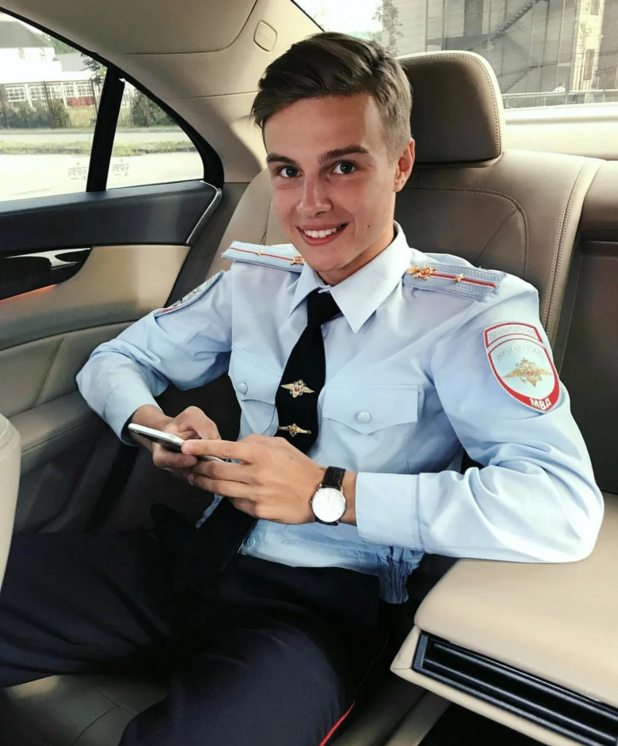Полицейский Роман Карплюк. Красивая картинка