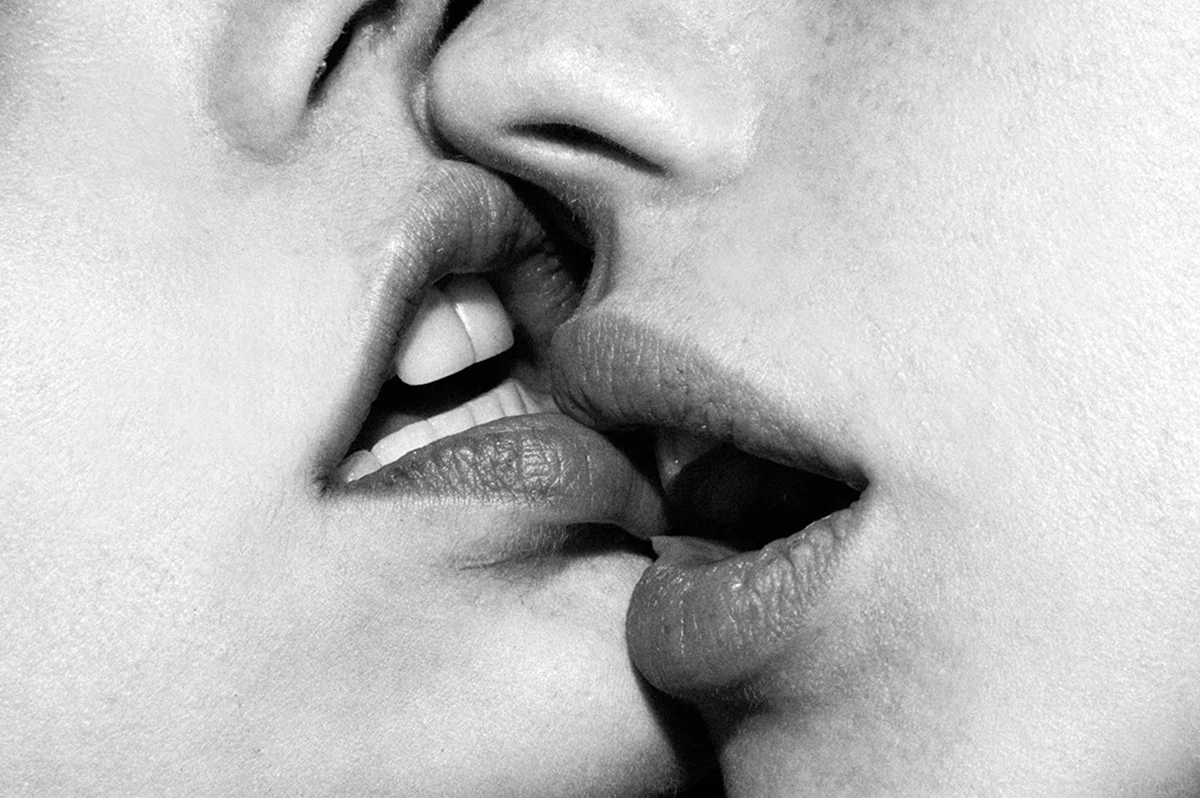 Поцелуй. Красивая картинка