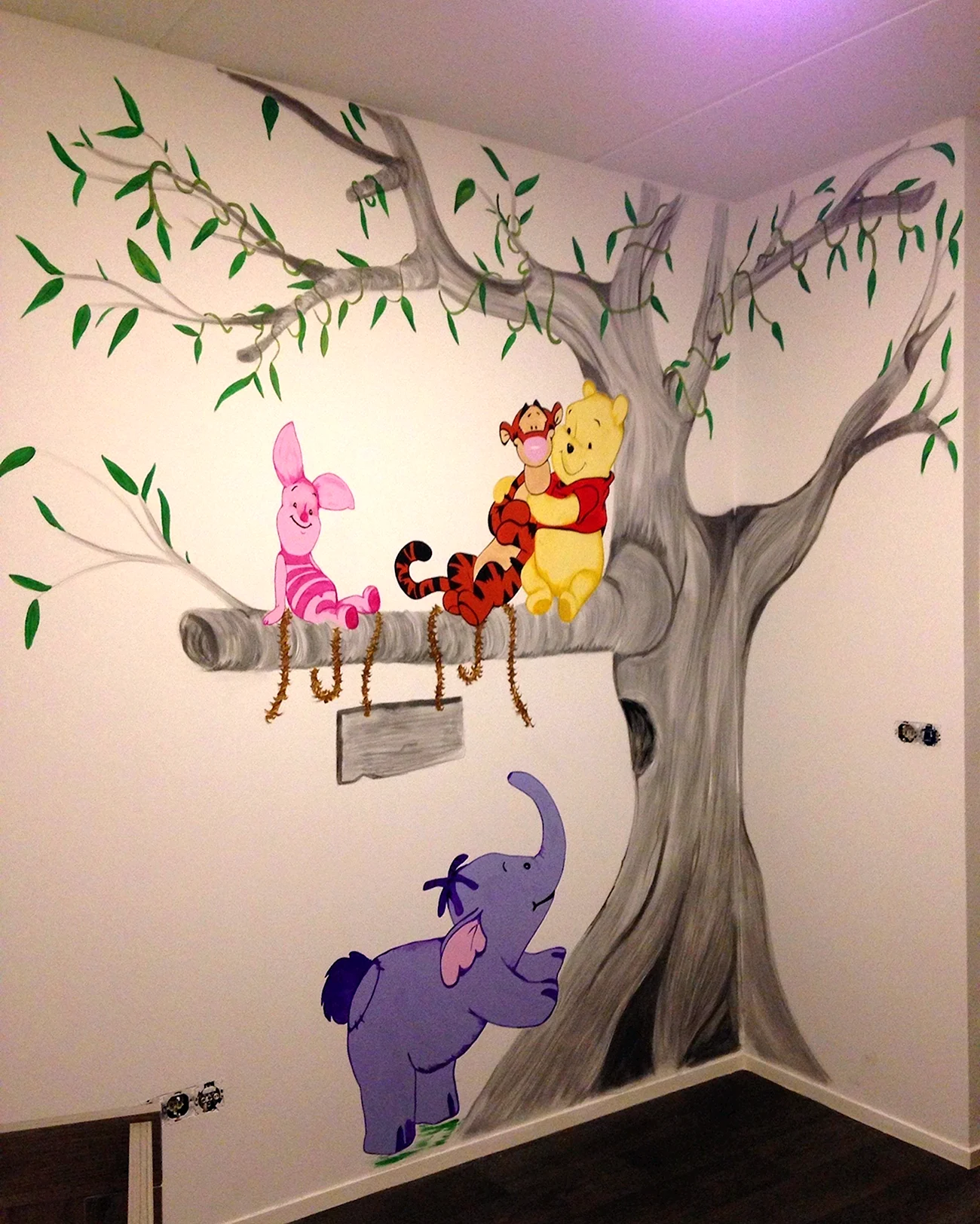 Разрисовать стены в детской комнате. Красивая картинка