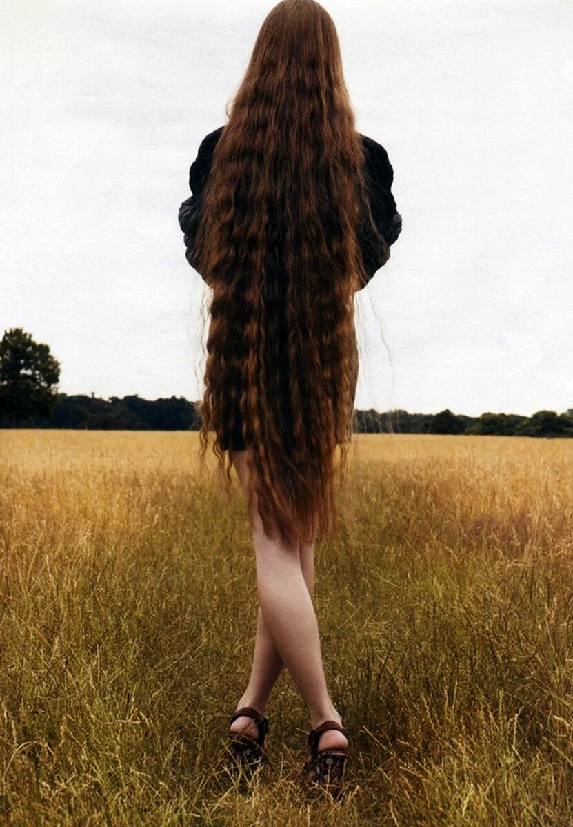 Руслана Коршунова с длинными волосами. Красивая девушка