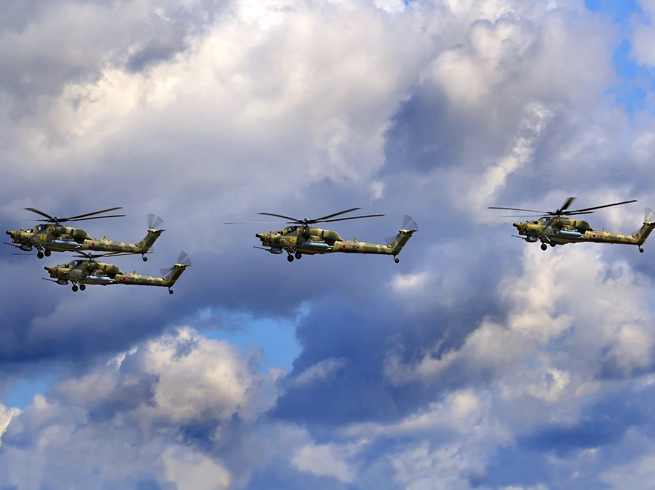Русские военные самолеты вертолёты в небе. Поздравление