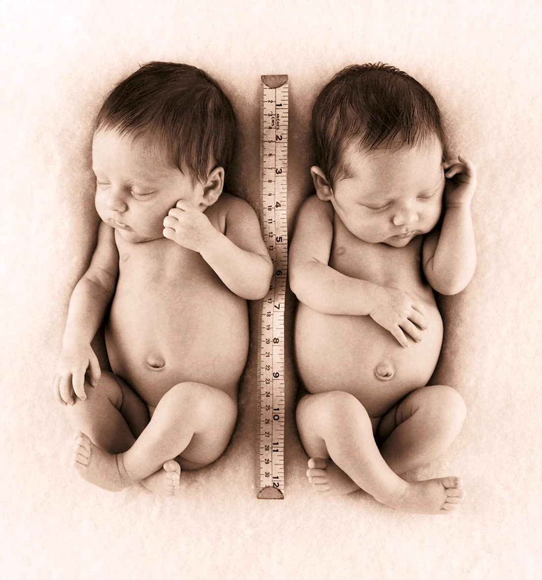 С рождением двойняшек. Открытка с днем рождения