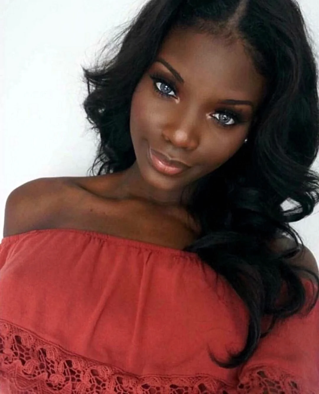 Самые красивые афроамериканки. Красивая девушка