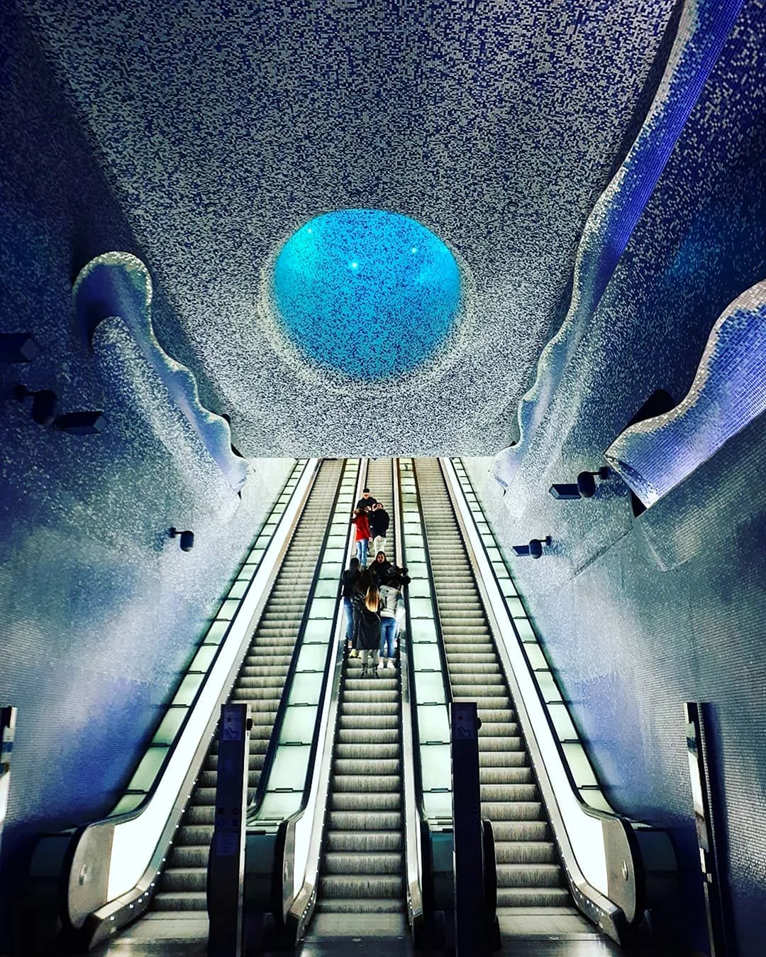 Самые красивые станции метро. Красивая картинка