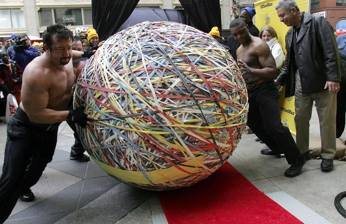 Самый большой шарик в мире. Картинка