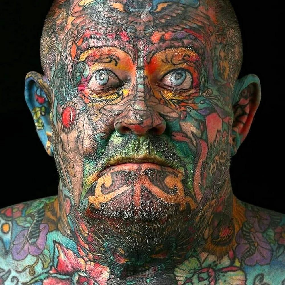 Самый татуированный человек. Картинка
