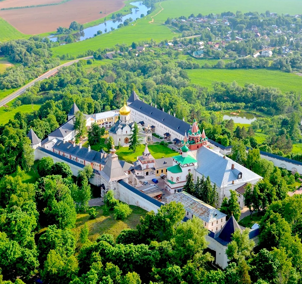 Саввино-Сторожевский монастырь Звенигород. Красивая картинка