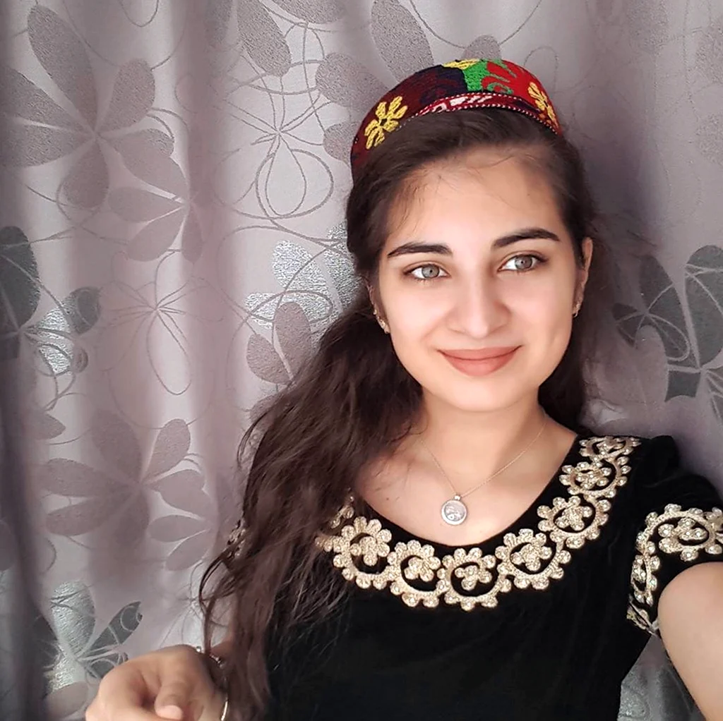Шарипова Латифа Таджикистан. Красивая девушка