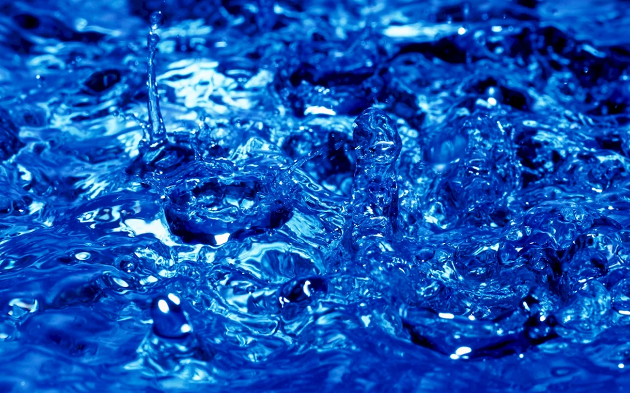 Синяя вода. Картинка