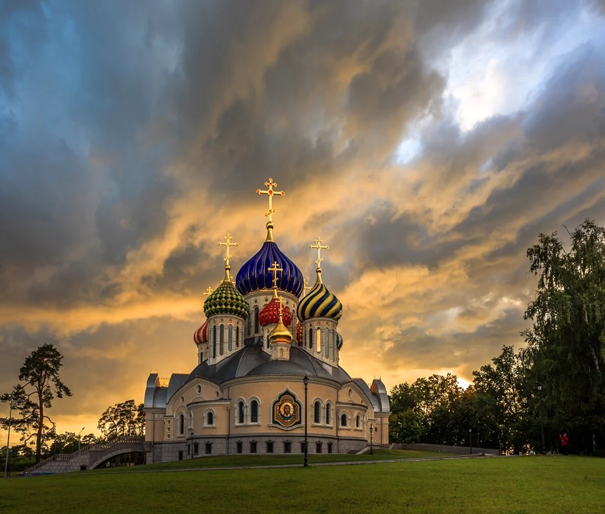 Собор Игоря Черниговского. Красивая картинка