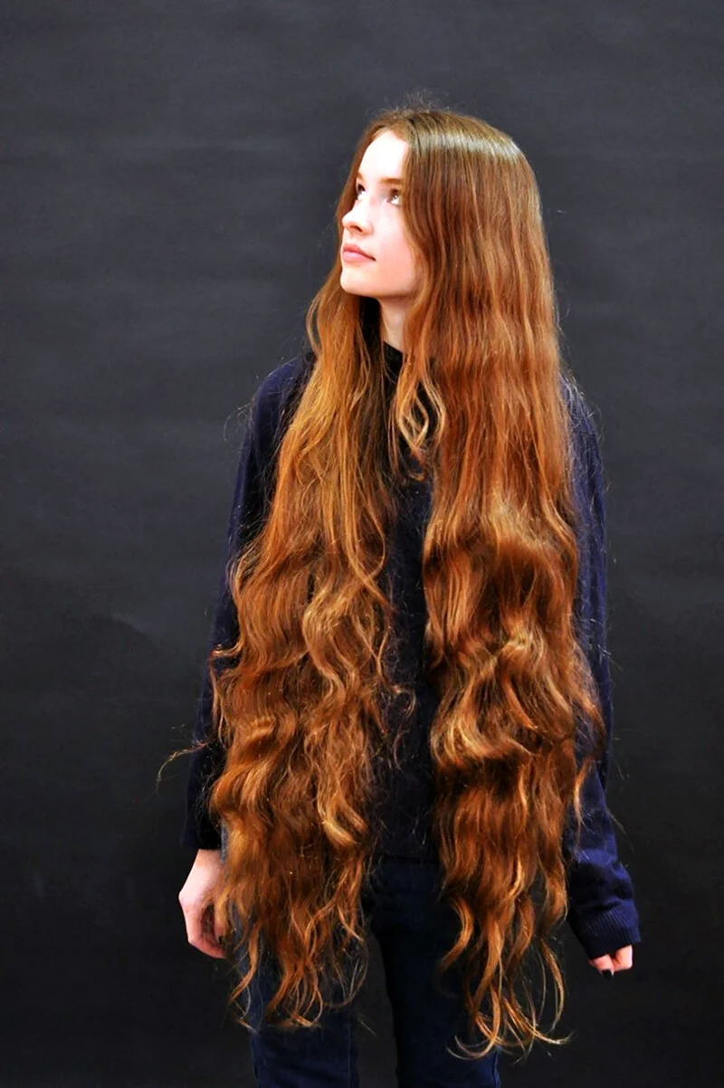 София Райкунова с длинными волосами. Красивая девушка