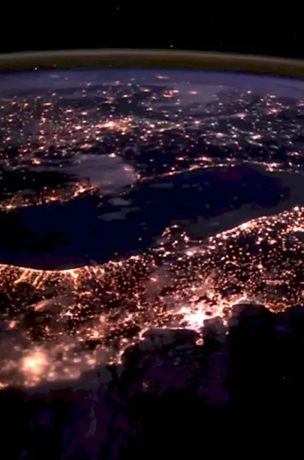 США ночью из космоса. Картинка