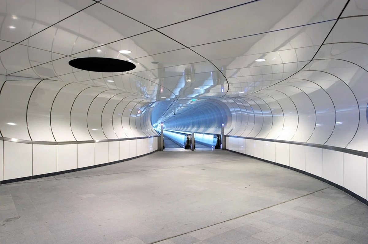 Станция метро Drassanes в Барселоне. Красивая картинка