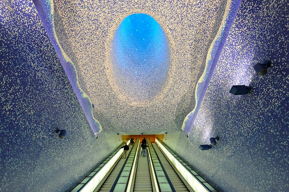 Станция метро Толедо Неаполь Италия. Красивая картинка