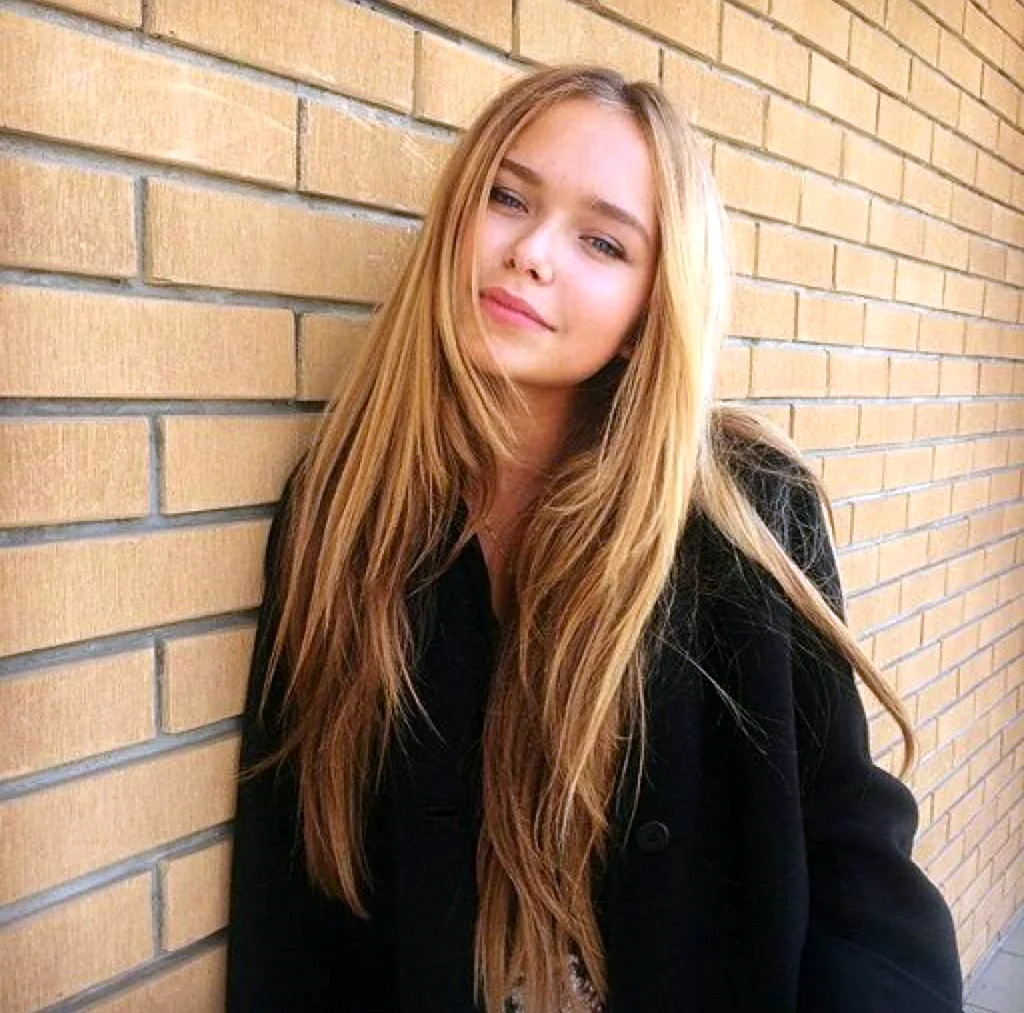 Стефания Маликова 15 лет. Красивая девушка