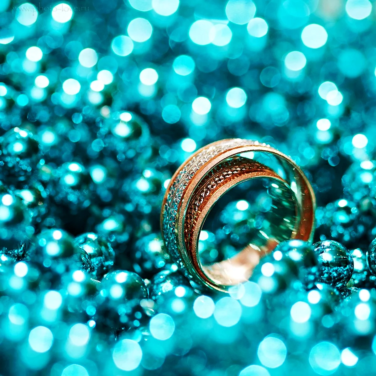 Свадебные кольца. Поздравление с годовщиной свадьбы