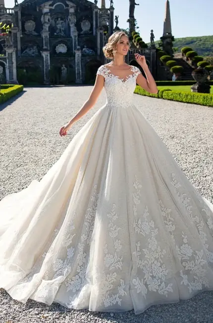 Свадебные платья Лусиано Брайдал. Красивая картинка