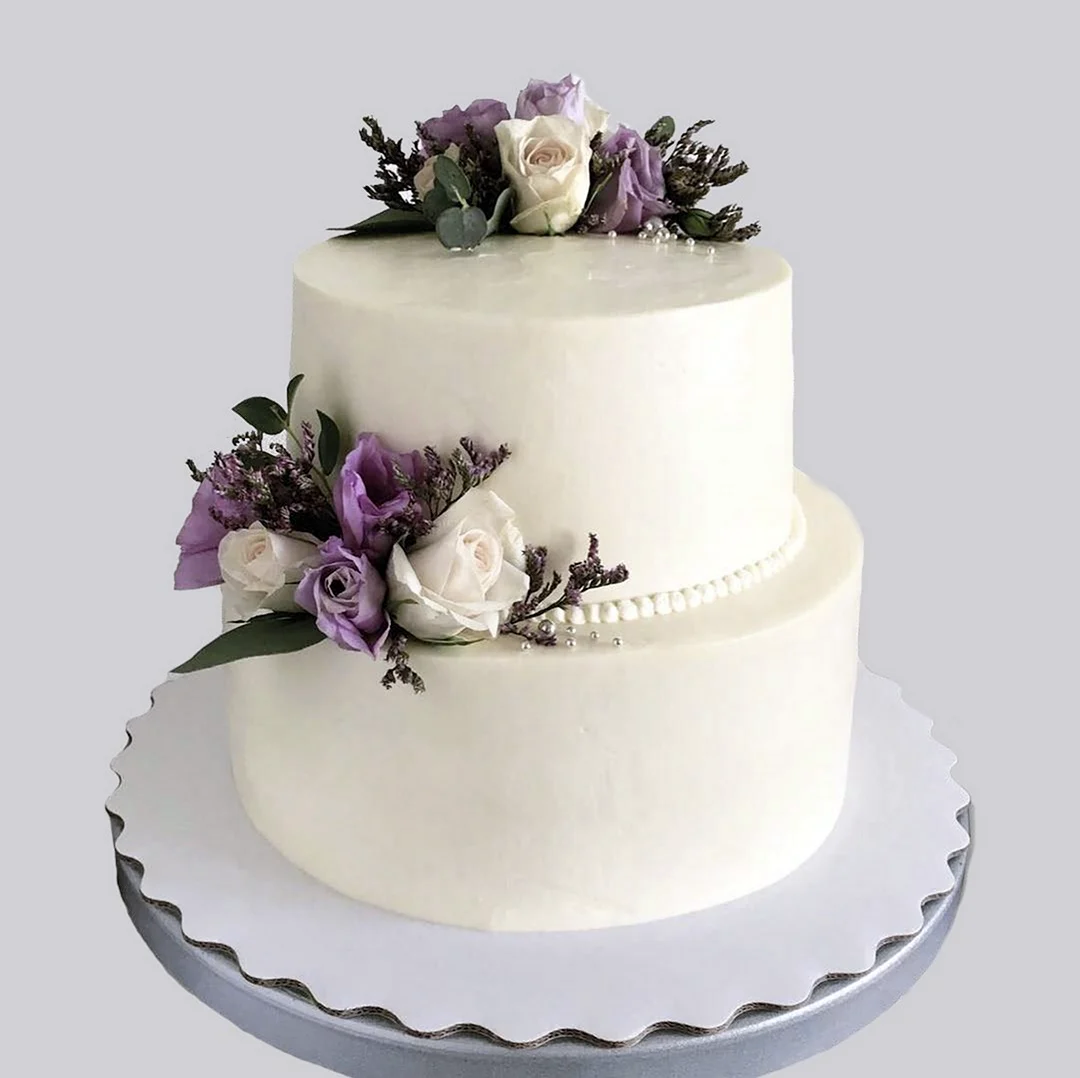 Свадебный торт двухъярусный. Красивая картинка