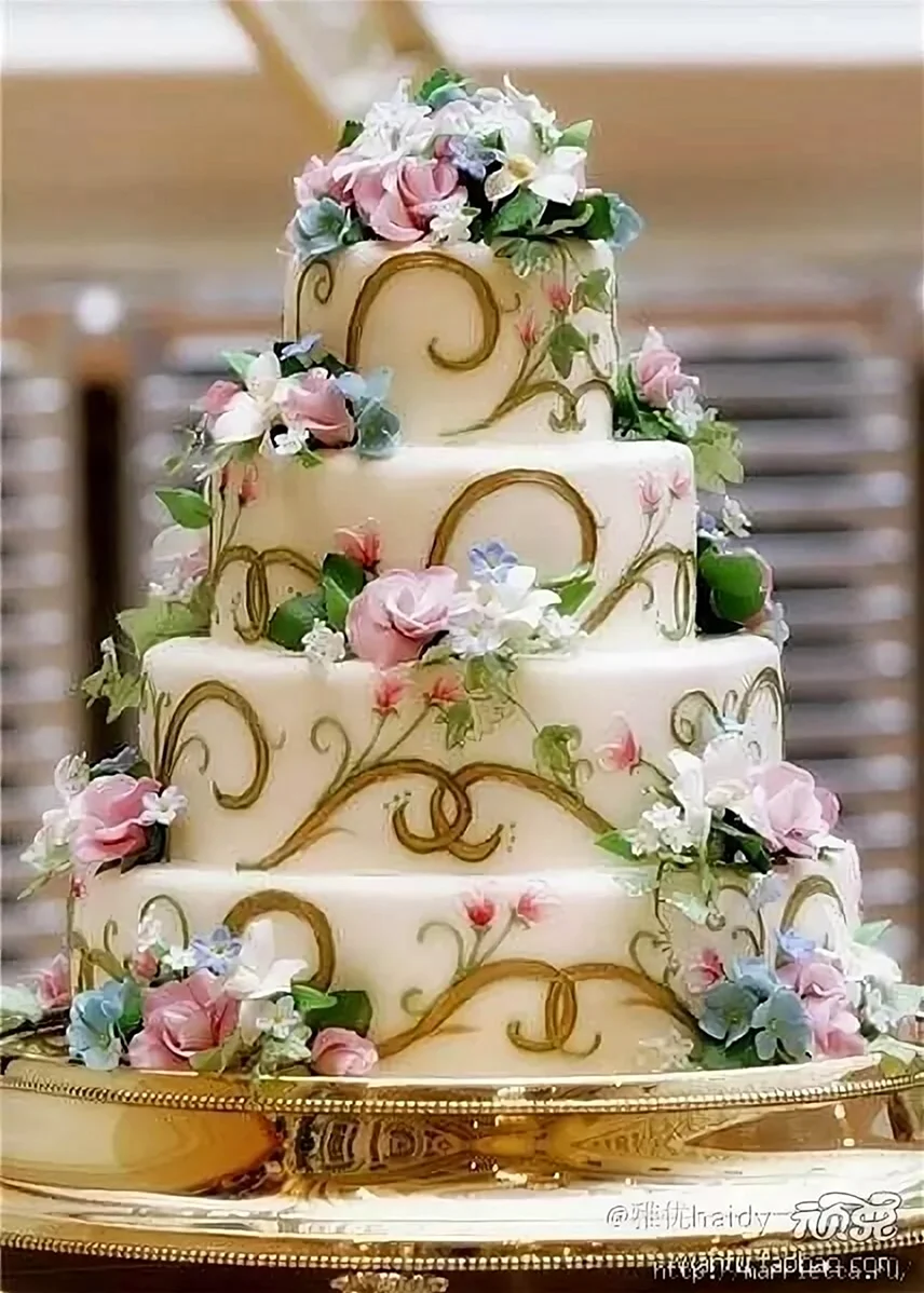 Свадебный торт Гарден кейк. Красивая картинка