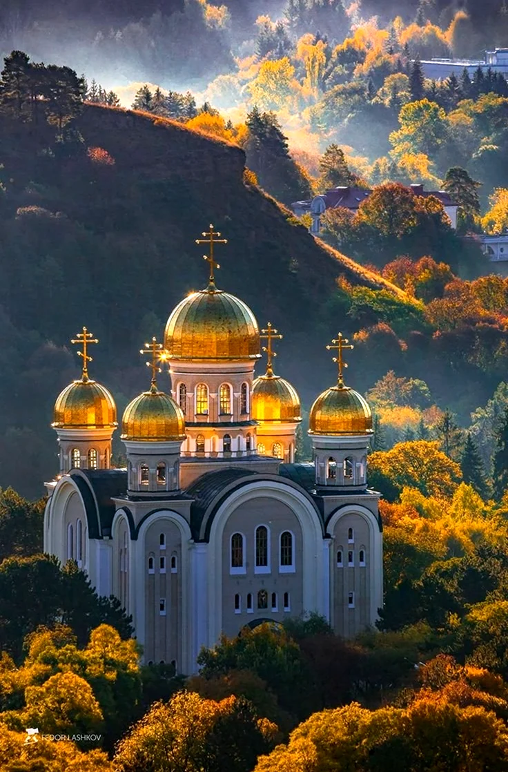 Свято-Никольский собор Кисловодск. Красивая картинка