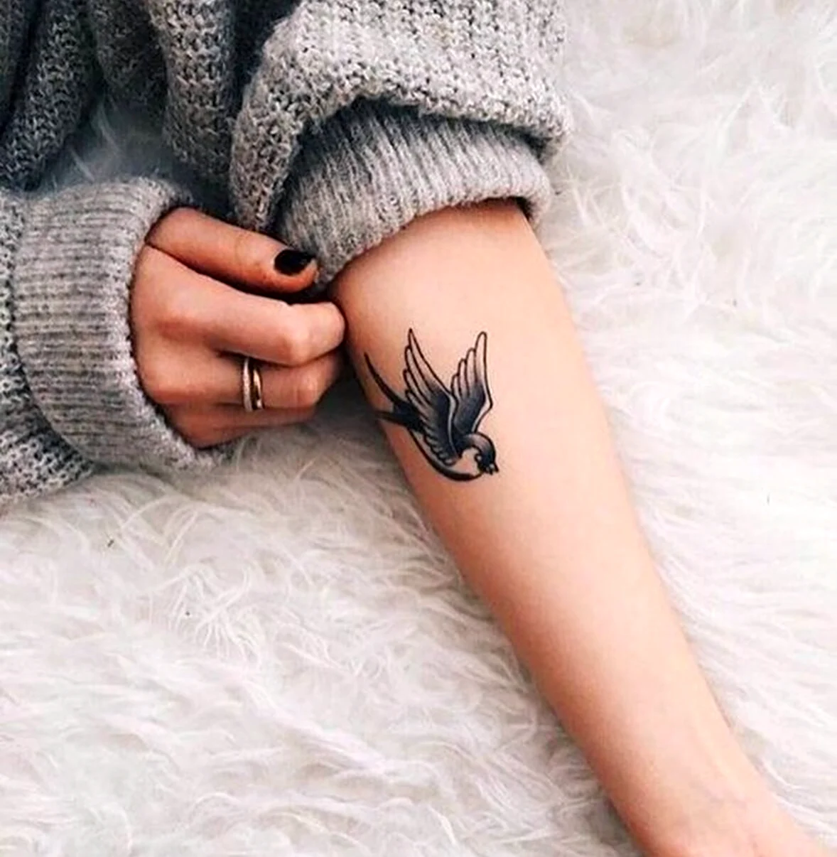 Татуировки для девушек. Красивая картинка