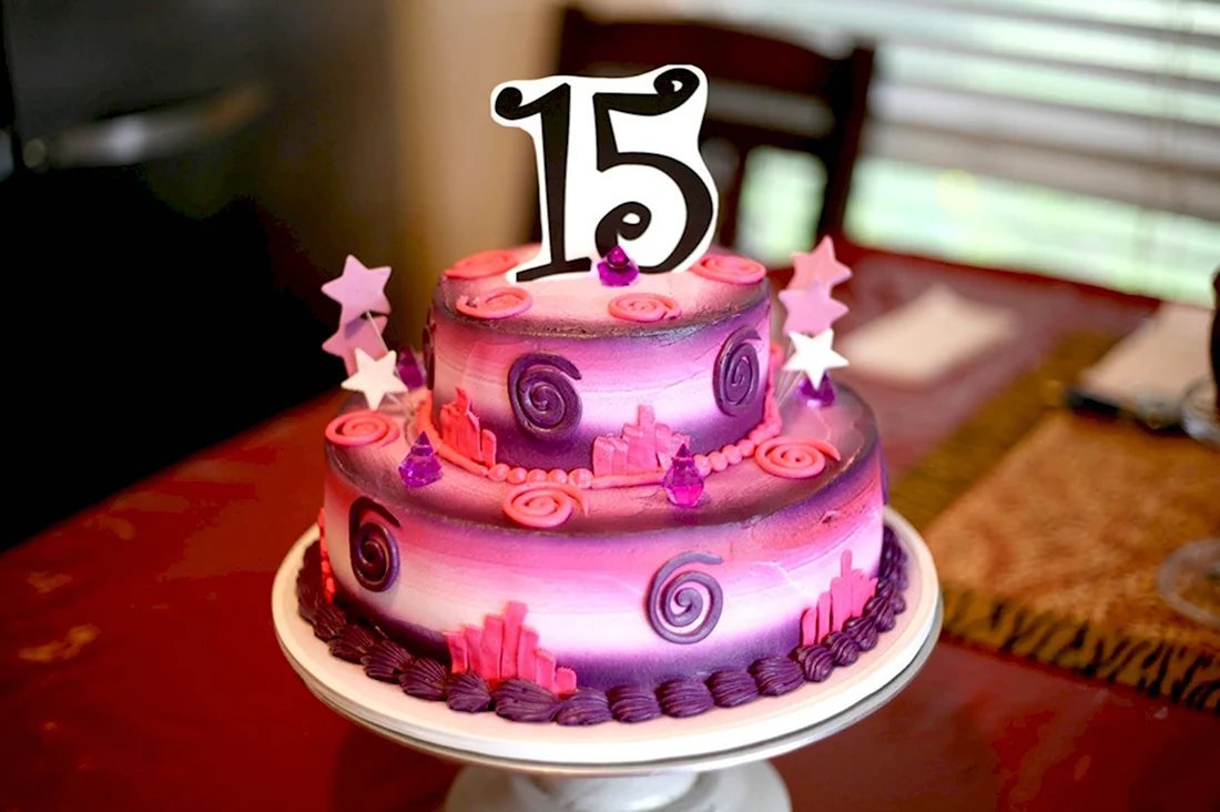 Торт на 15 лет девочке. Открытка с днем рождения