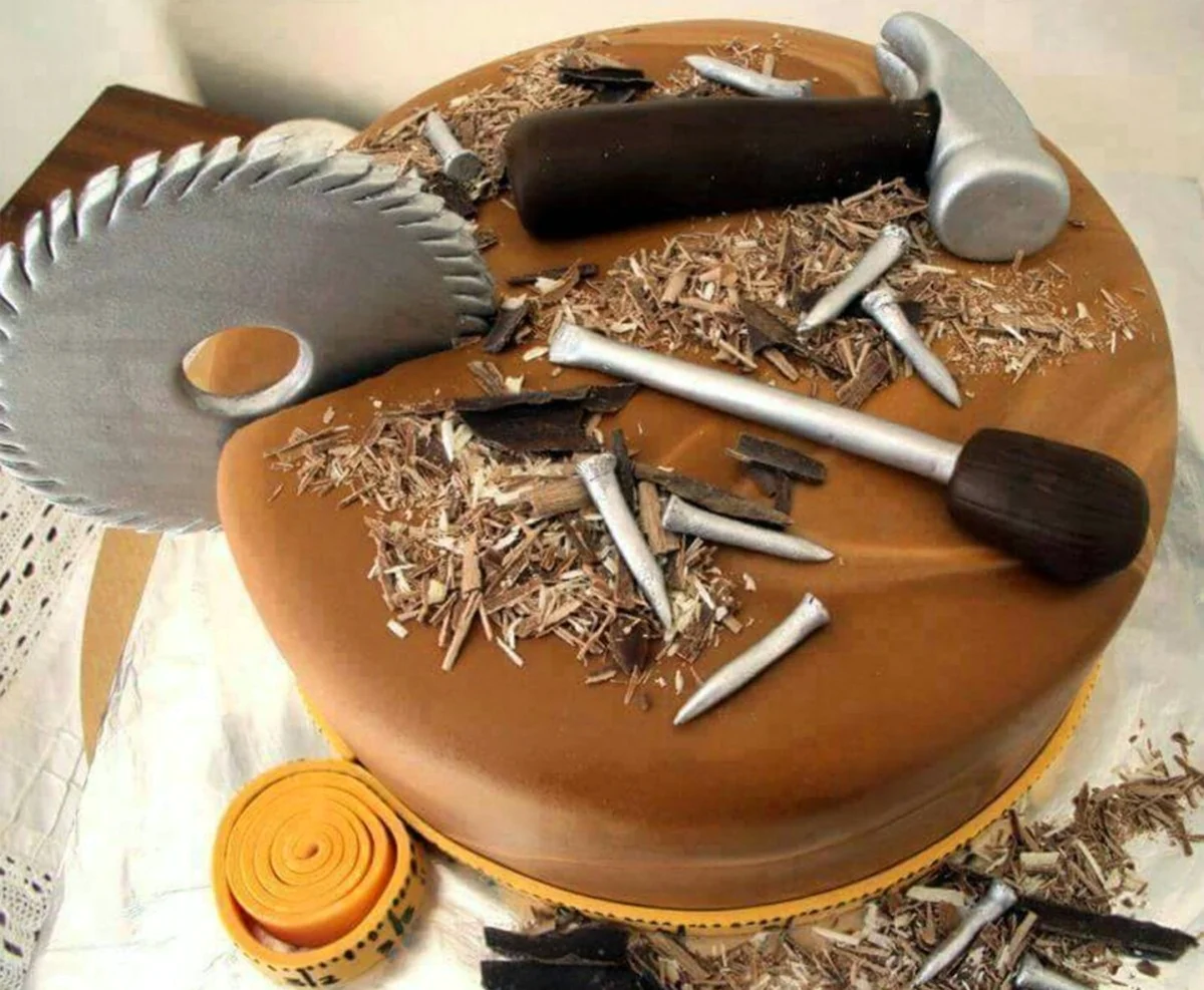 Торт с инструментами для мужчины. Красивая картинка