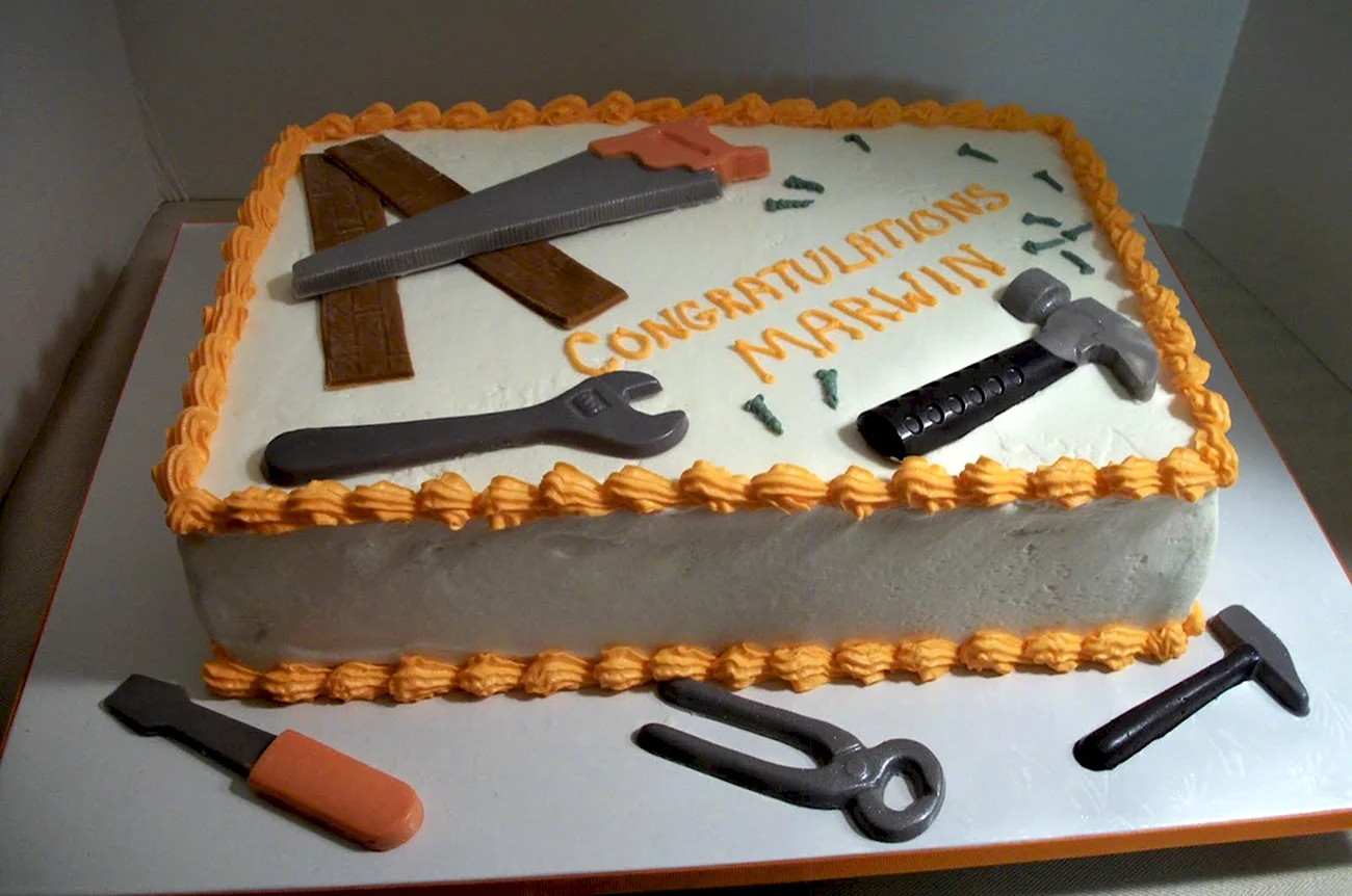 Плотников день рождение. Торт с инструментами. Торт с инструментами для мужчины. Торт на юбилей строителю. Кремовый торт для мужчины.