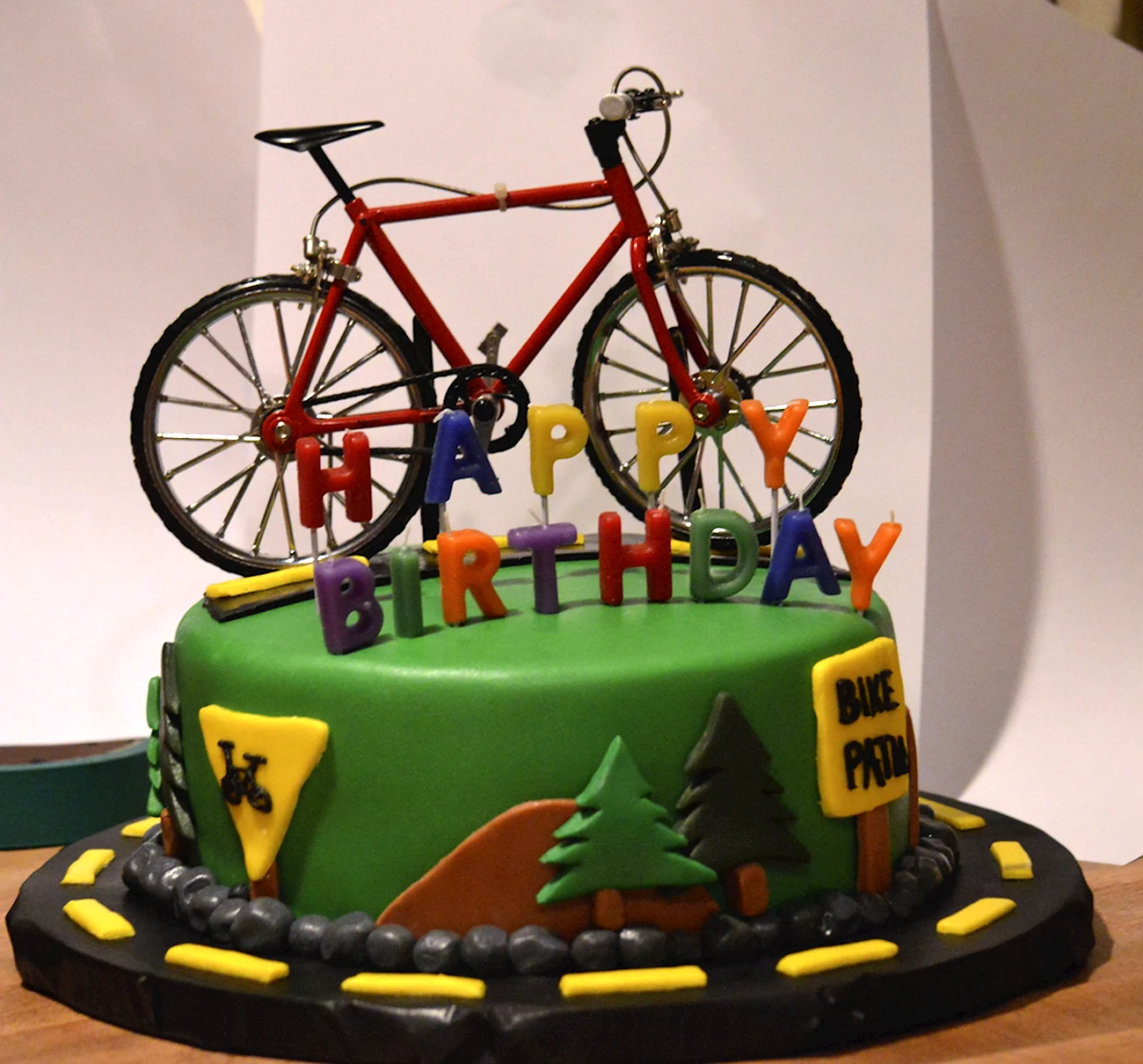 Торт с велосипедом. Красивая картинка