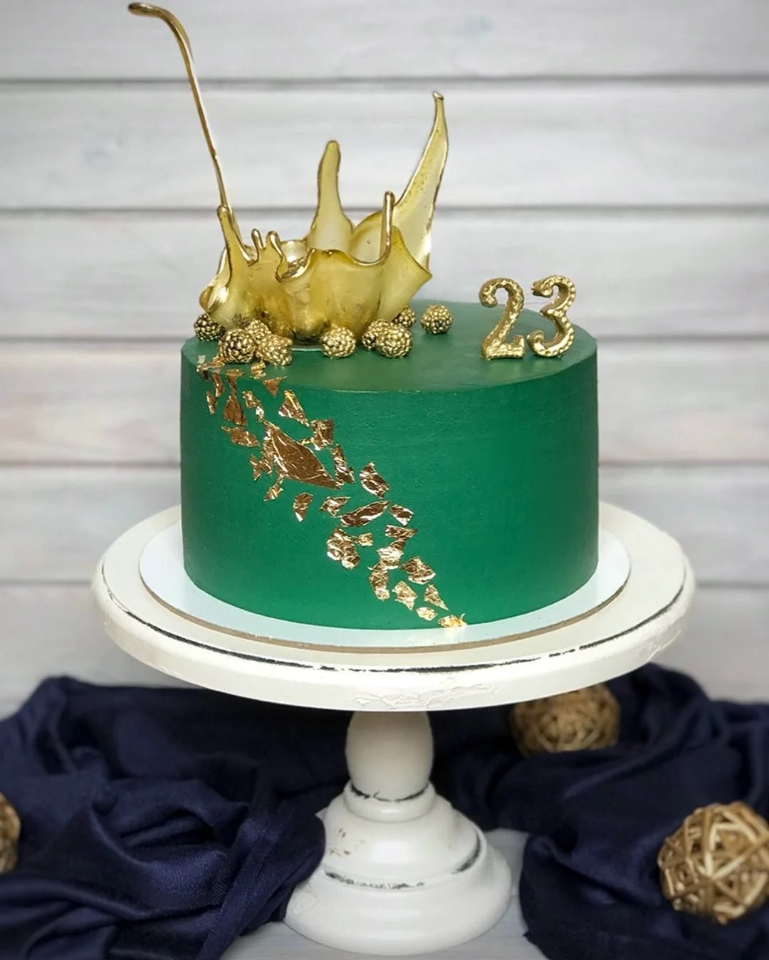 Торт зеленый с золотом. Поздравление с годовщиной свадьбы