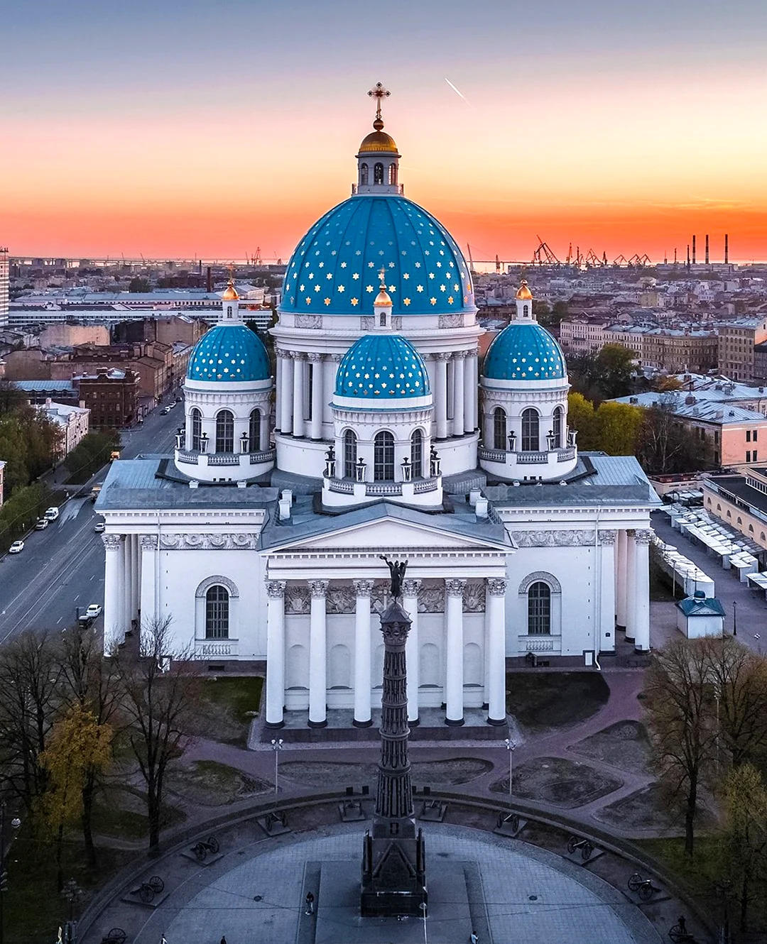 Троице-Измайловский собор в Санкт-Петербурге. Красивая картинка