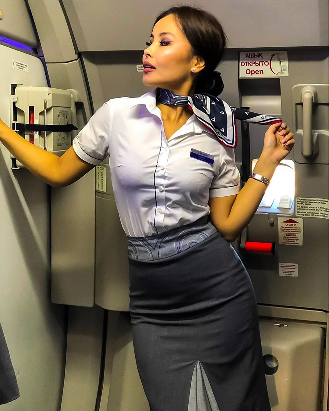 Турецкие стюардессы. Красивая девушка