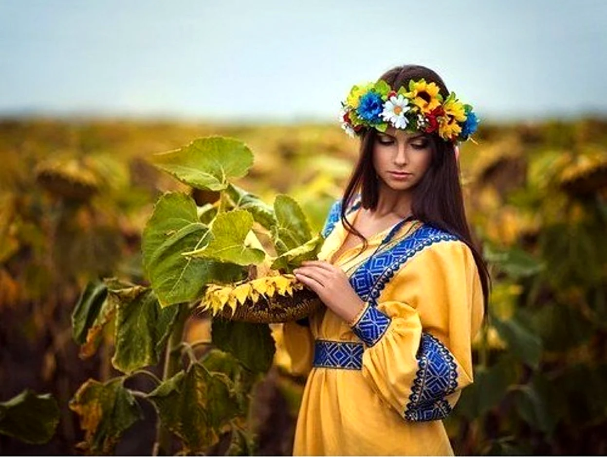 Украинская дивчина. Красивая девушка