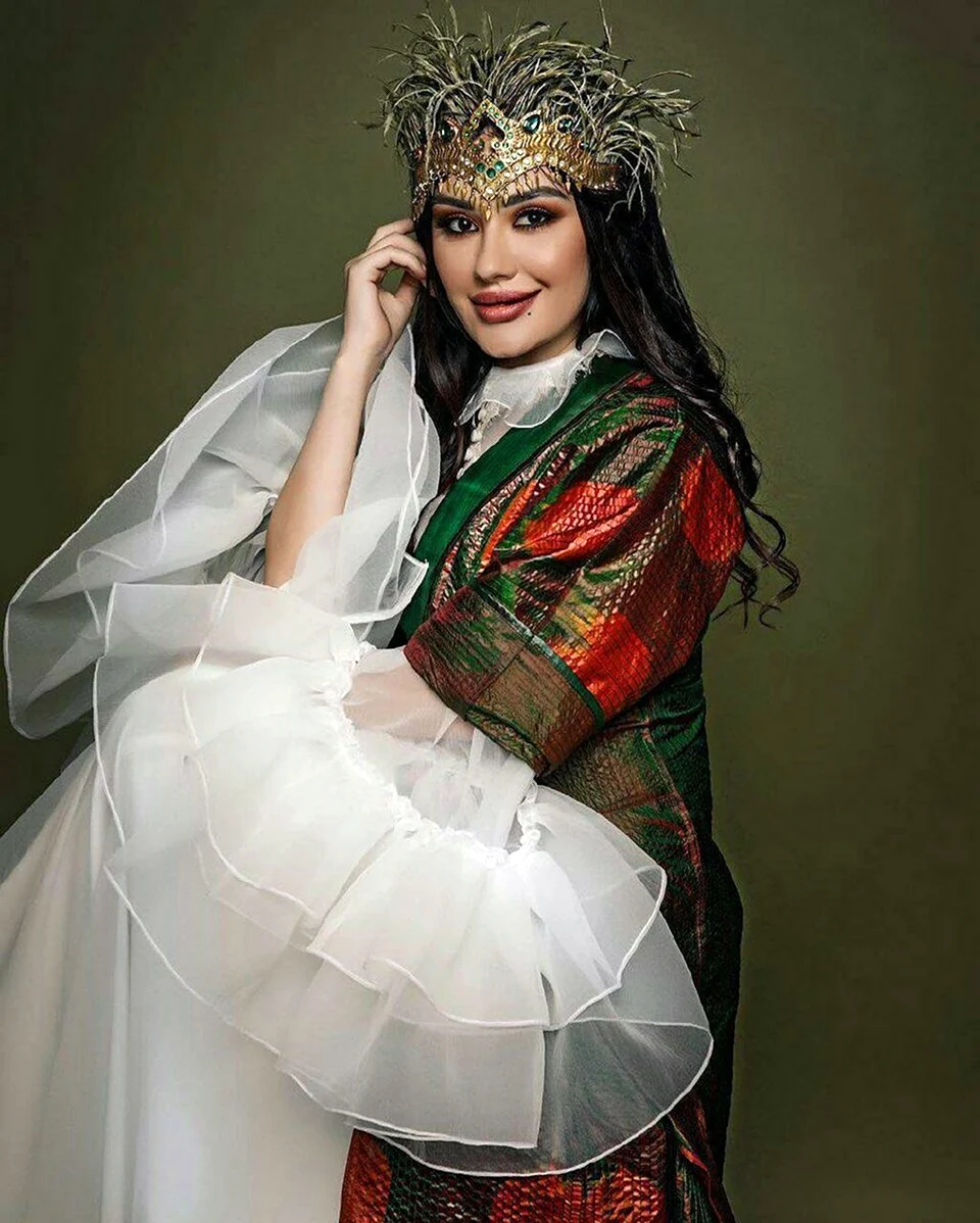 Узбекские женщины. Красивая девушка