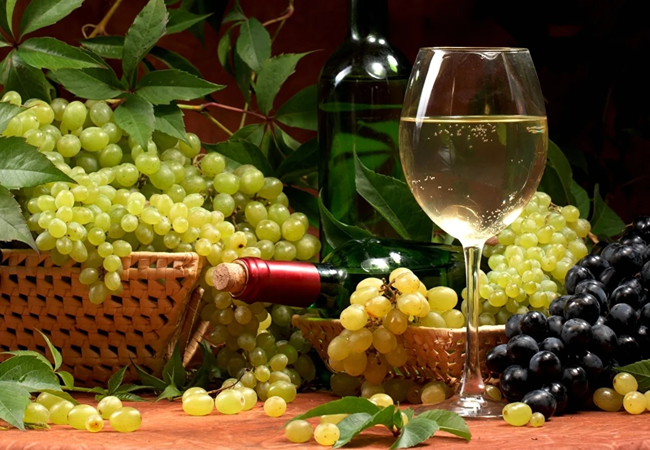 Вино и фрукты. Красивая картинка