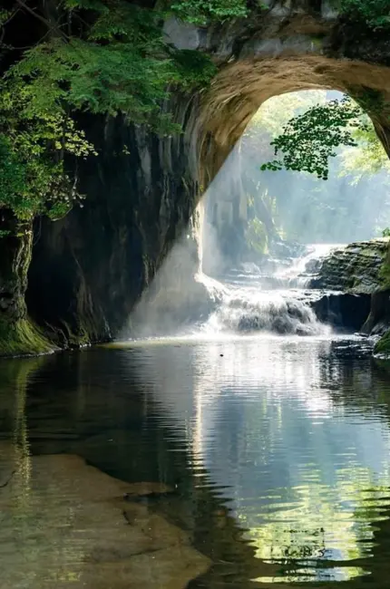 Водопад Чиба Япония. Красивая картинка