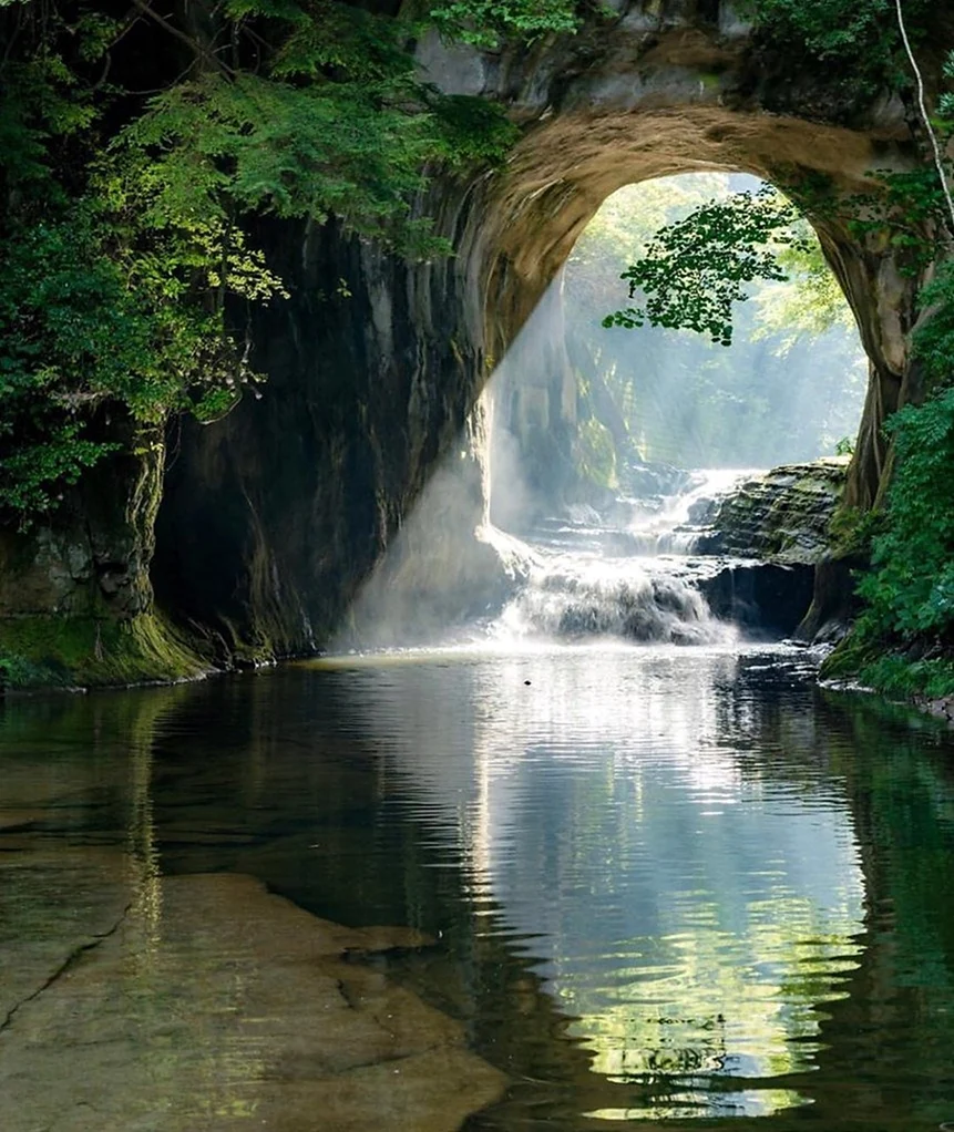 Водопад Чиба Япония. Красивая картинка